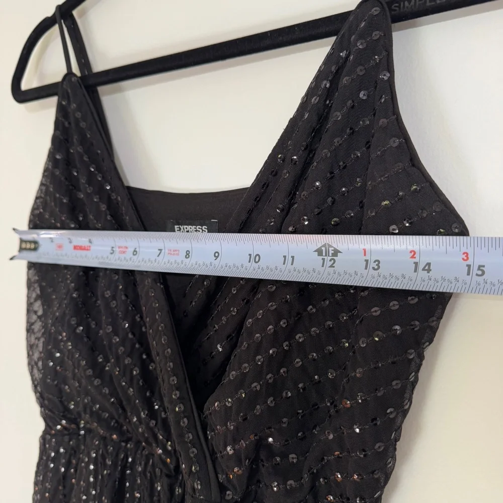 Express Black Sequin Surplice V-Neck Adjustable Strap Jumpsuit Size Small‎